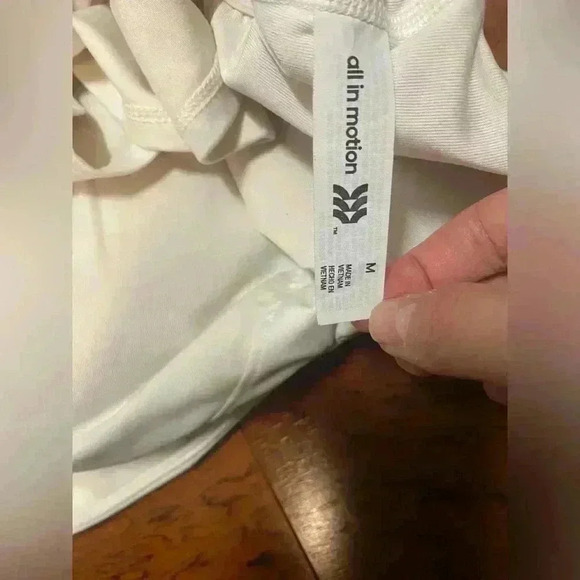 Women's Light Support V-Neck
Crop Sports Bra - All In Motion
Cream M - Picture 7 of 7